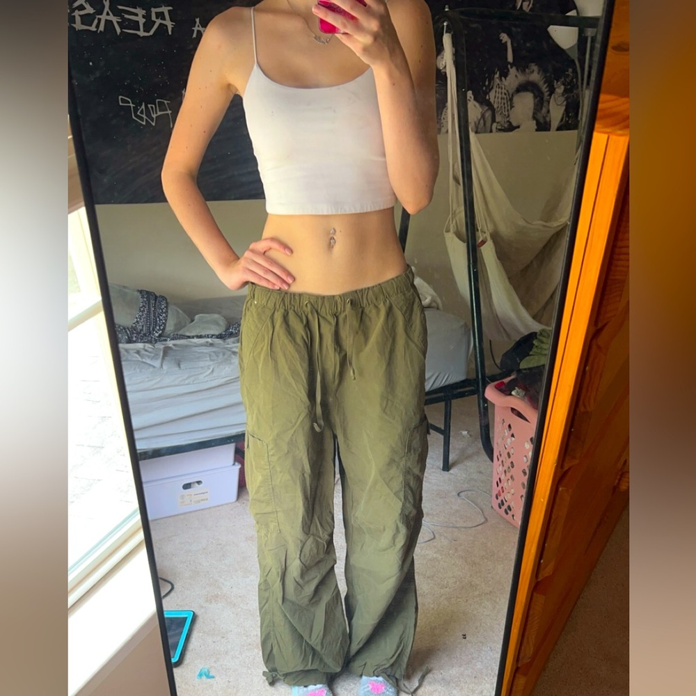 medium aeropostal green cargo pants